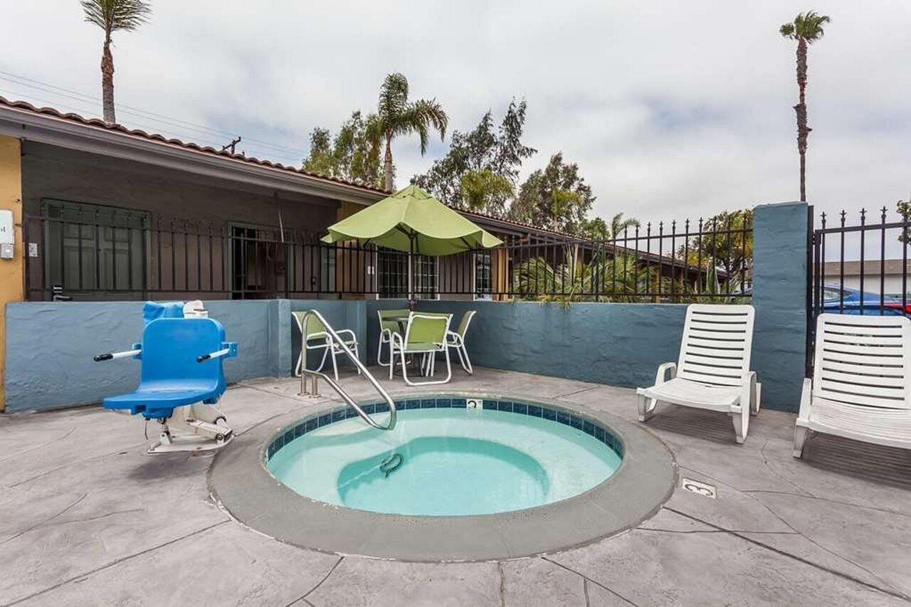 Howard Johnson By Wyndham National City/San Diego South Exteriér fotografie