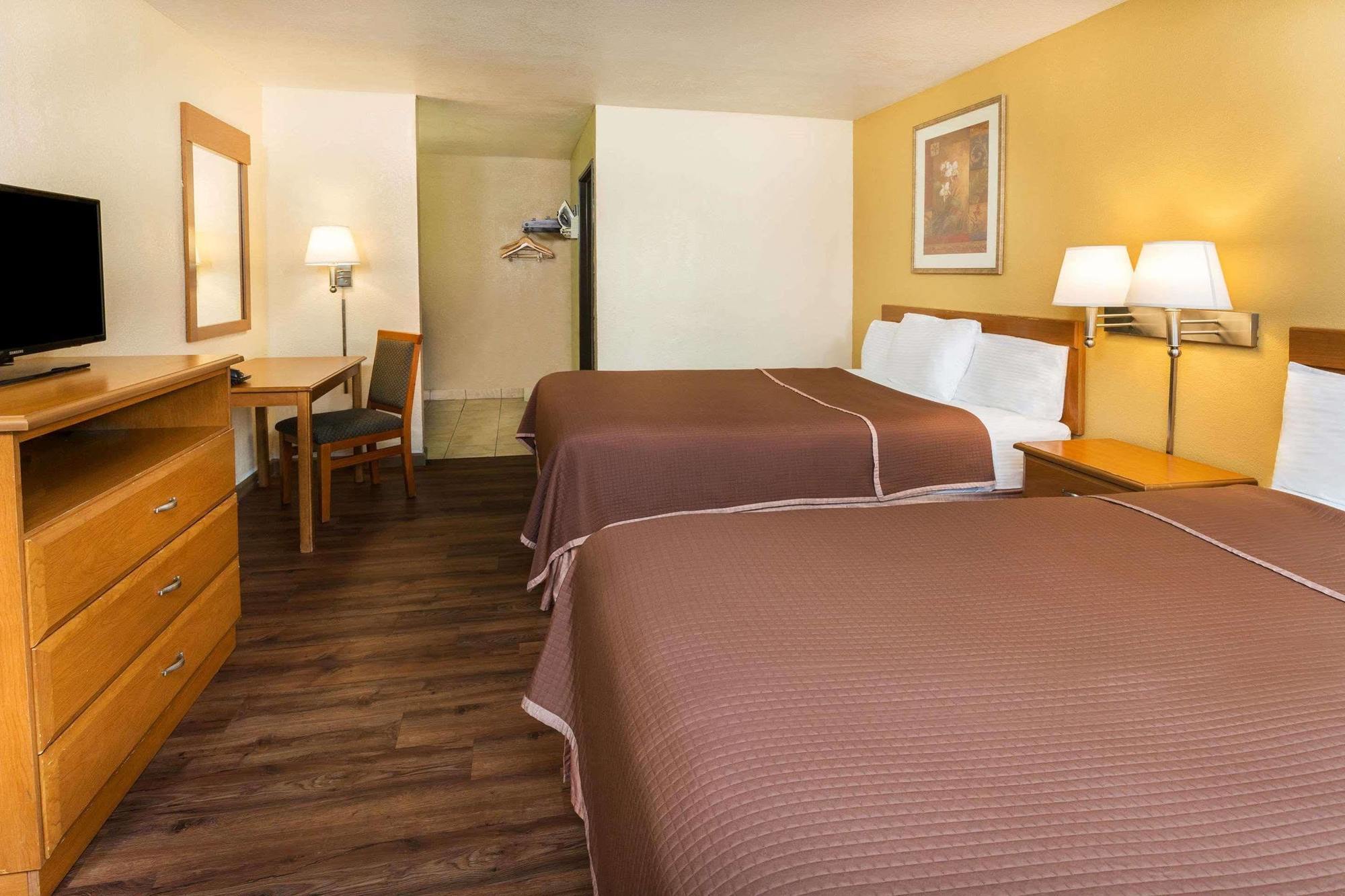 Howard Johnson By Wyndham National City/San Diego South Exteriér fotografie