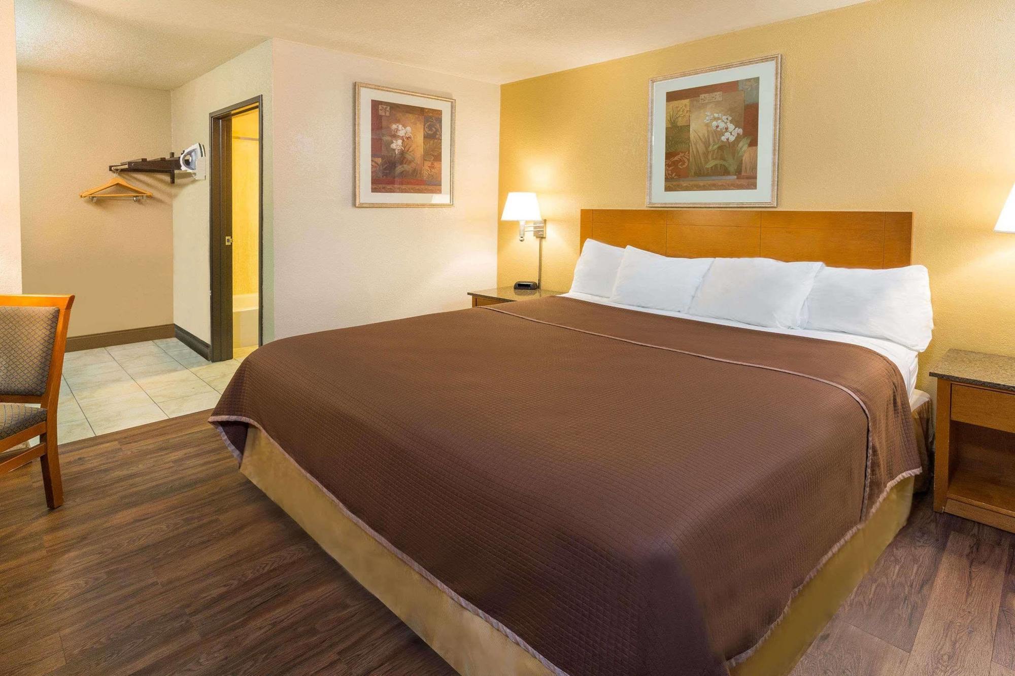 Howard Johnson By Wyndham National City/San Diego South Exteriér fotografie