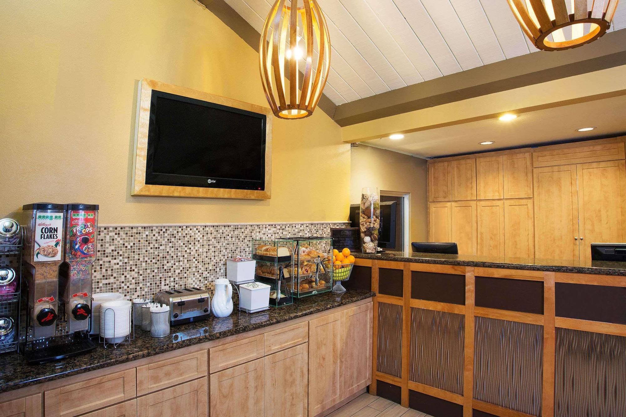 Howard Johnson By Wyndham National City/San Diego South Exteriér fotografie